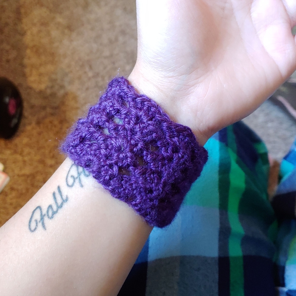 🗝️ BOGO Free Purple wrist band